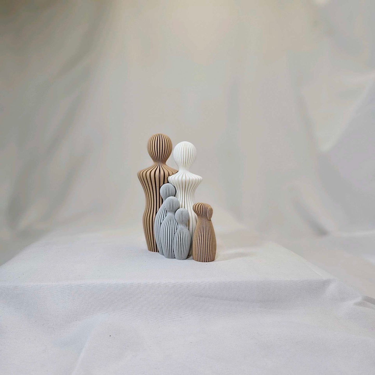 Familien-Skulptur im Japandi-Stil – Euer Moment in Form