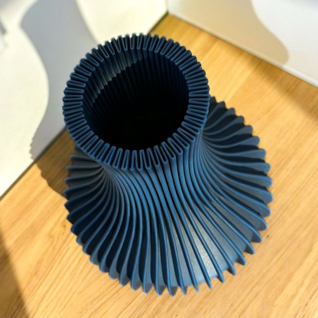 SORA FLASK – Der elegante, vertikale Akzent