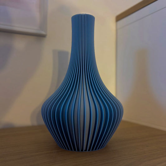 SORA FLASK – Der elegante, vertikale Akzent