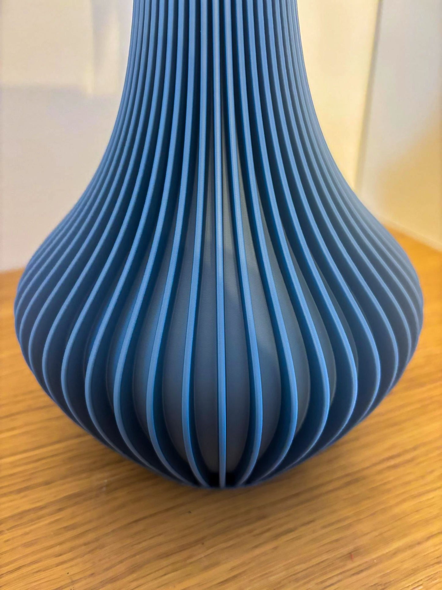 SORA FLASK – Der elegante, vertikale Akzent