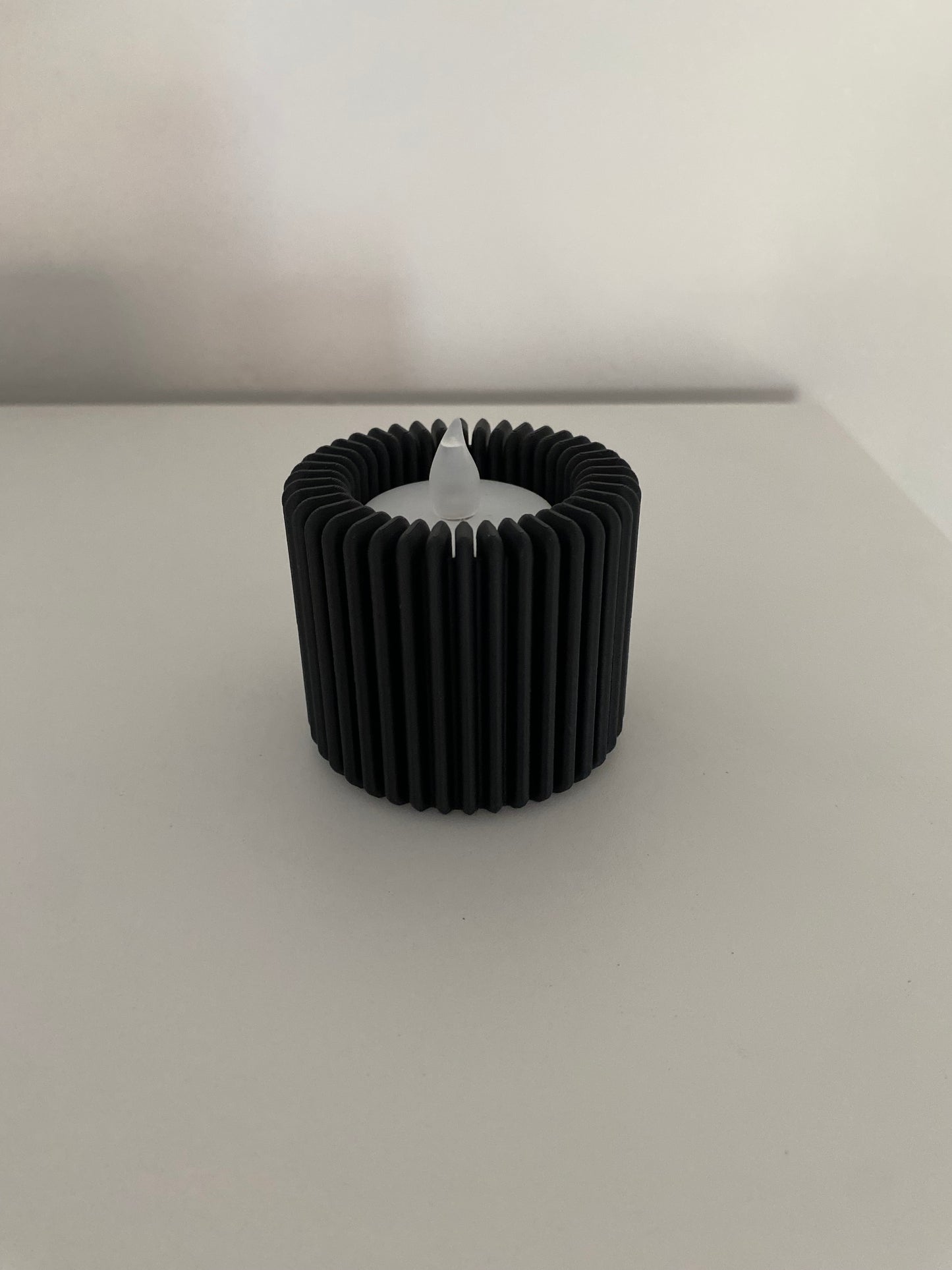 Japandi LED-Teelichthalter – gerippt